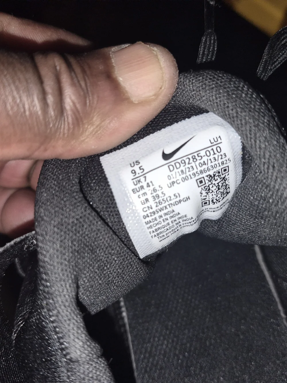 Nike Womes Black and White Slip-On Sneaker with Visible Air